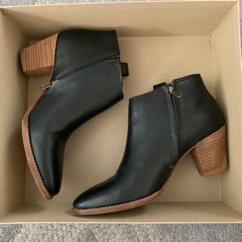 Madewell Billie Boot in True Black Leather